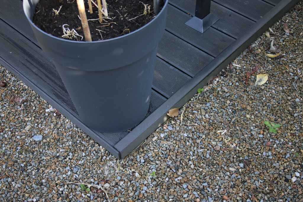 Comment bien choisir et faire ses finitions de terrasse composite